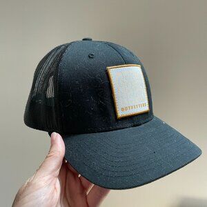 Gearhead Mens Black Outfitters Mesh Snapback Hat